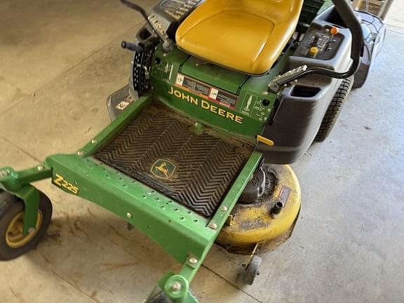Image of John Deere Z225 equipment image 4