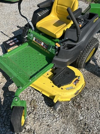 2012 John Deere Z425 Equipment Image0