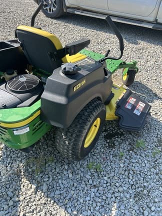 Image of John Deere Z425 equipment image 3