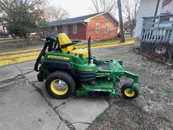 Image of John Deere Z920A equipment image 1