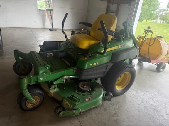Image of John Deere Z925A Primary image