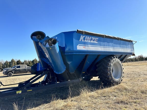 2012 Kinze 1300 Equipment Image0