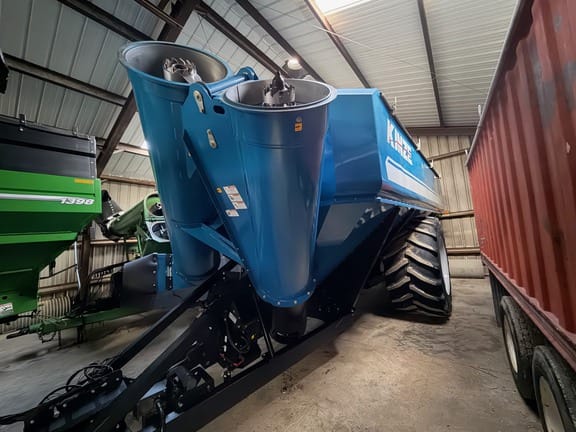 2012 Kinze 1300 Equipment Image0