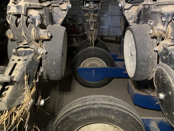 Image of Kinze 3500 equipment image 1