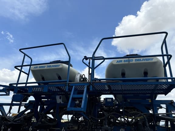 Image of Kinze 3600 equipment image 2