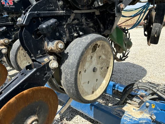 Image of Kinze 3600 equipment image 1