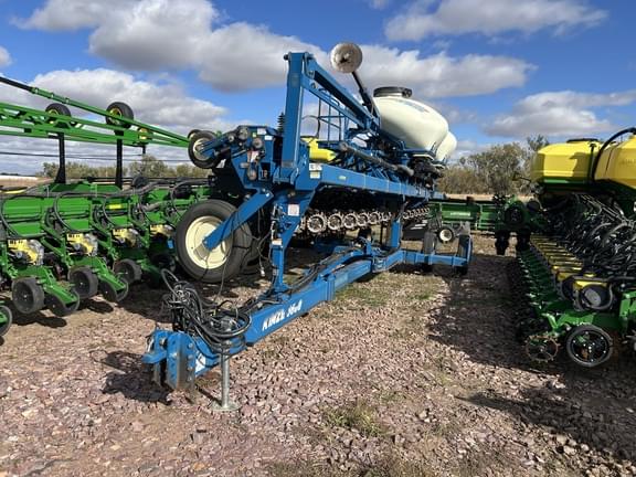 Image of Kinze 3600 equipment image 1