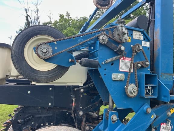 Image of Kinze 3600 equipment image 3