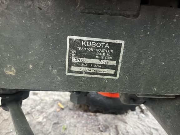Image of Kubota L3200 equipment image 4