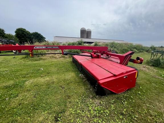 Image of Massey Ferguson 1375 equipment image 1