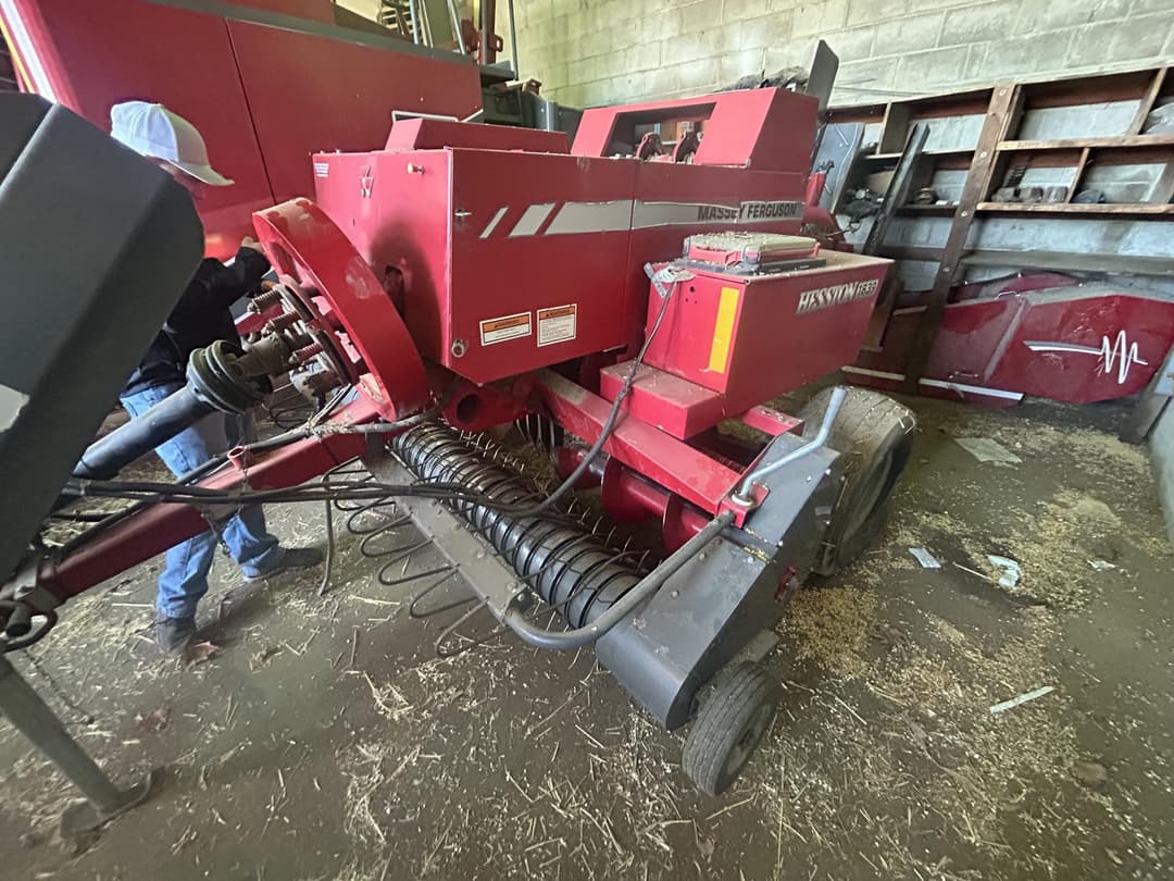 Image of Massey Ferguson 1839 Image 0