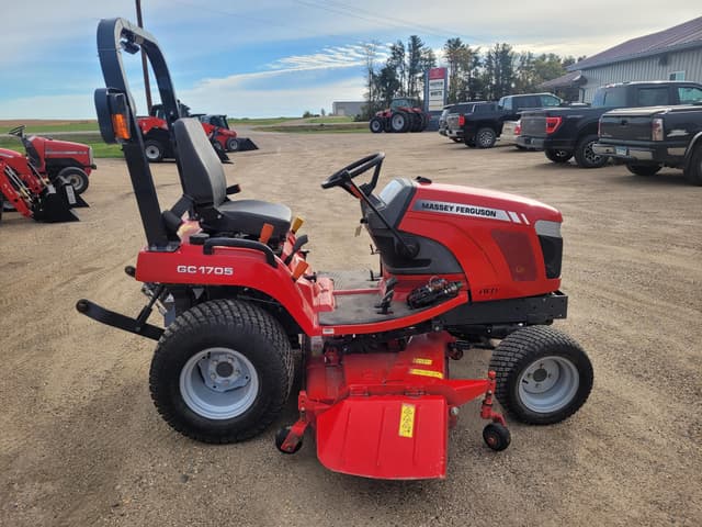 Image of Massey Ferguson GC1705 equipment image 4