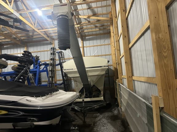 Image of Meridian 240RT equipment image 3