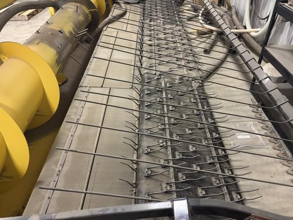 Image of New Holland 790CP-15 equipment image 2