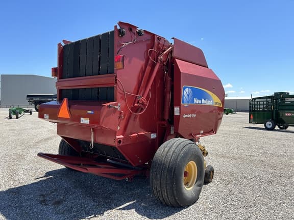 Image of New Holland BR7090 equipment image 4