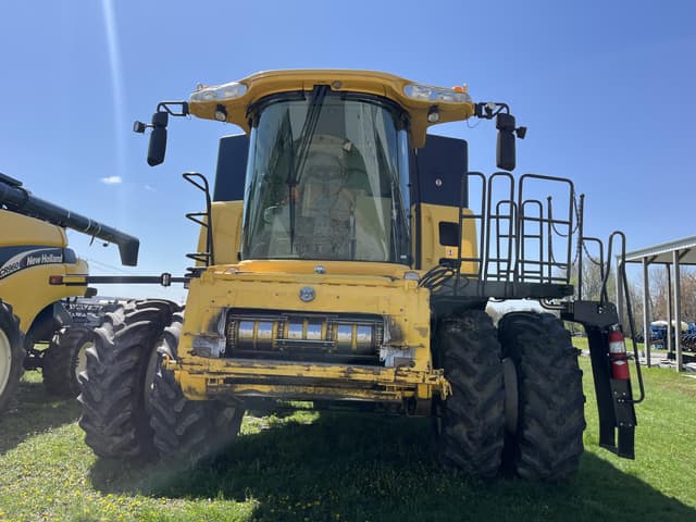 Image of New Holland CR8090 equipment image 3