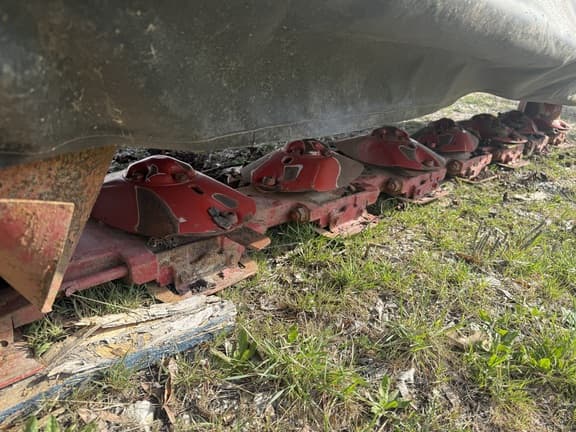 Image of New Holland H6750 equipment image 3