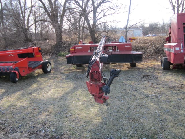 2012 New Holland H7450 Equipment Image0