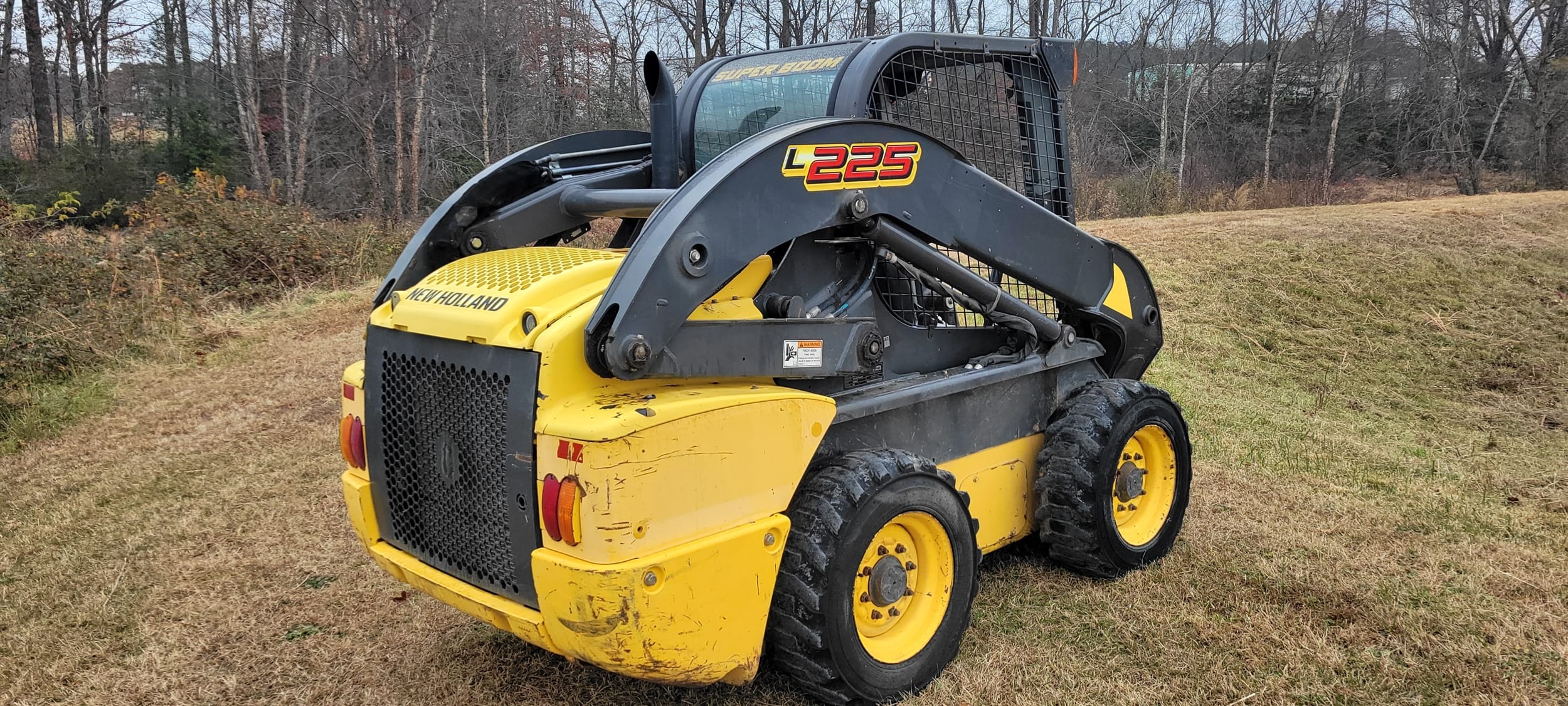 2012 New Holland L225 Equipment Image0