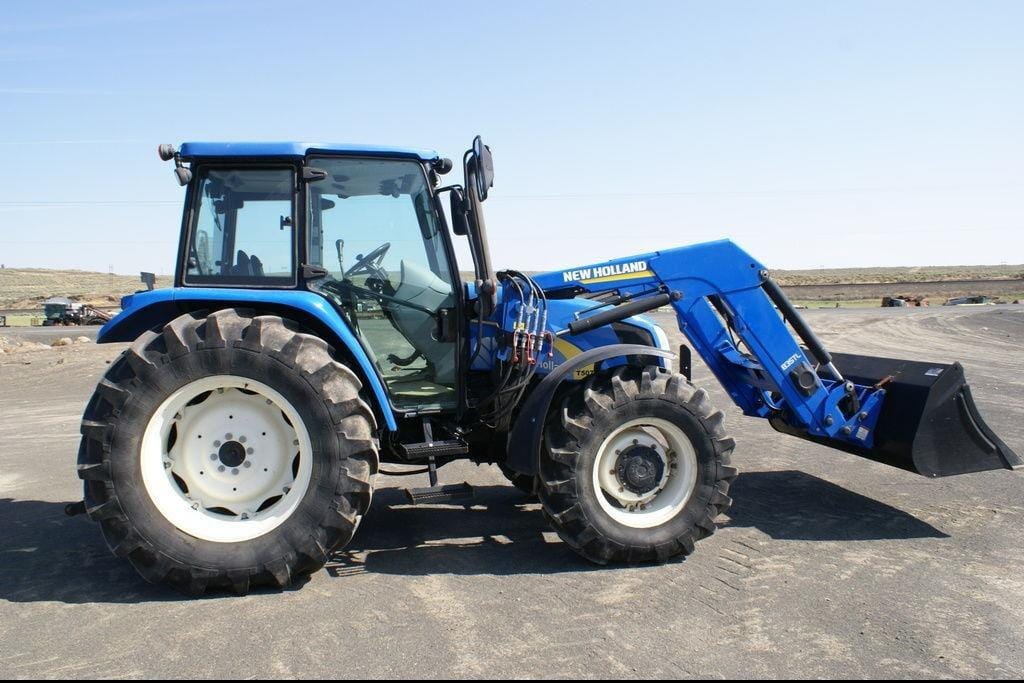 2012 New Holland T5070 Equipment Image0