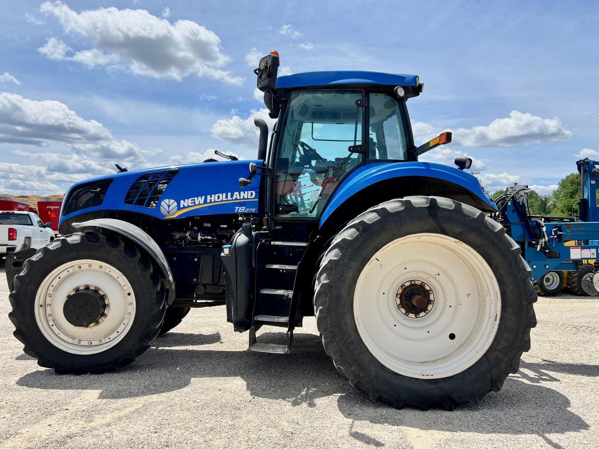 2012 New Holland T8.275 Equipment Image0