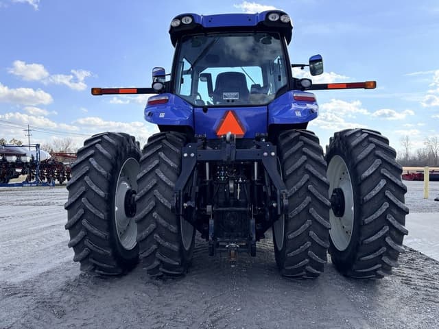 Image of New Holland T8.300 equipment image 4