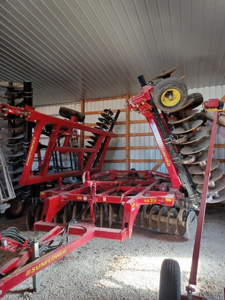 2012 Sunflower 1435 Equipment Image0