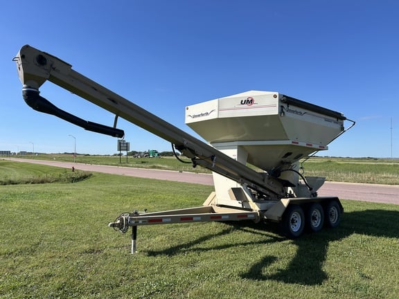 2012 Unverferth 3750XL Equipment Image0