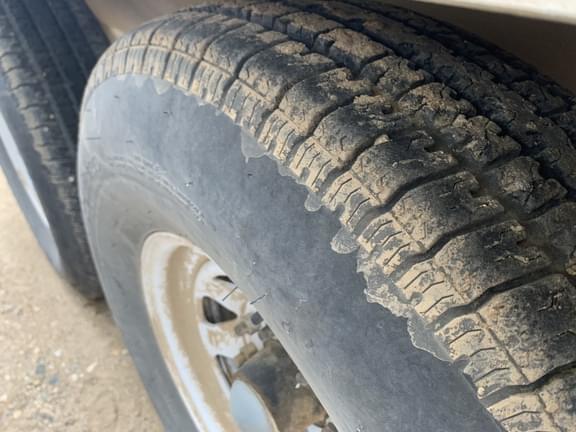 Image of Unverferth Seed Pro 400 equipment image 4