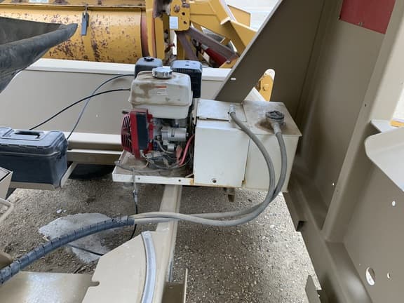 Image of Unverferth Seed Pro 400 equipment image 2