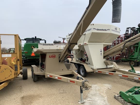 Image of Unverferth Seed Pro 400 equipment image 1