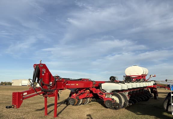 Image of White 8824 equipment image 1