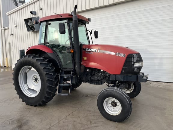 2013 Case IH Farmall 125A Equipment Image0