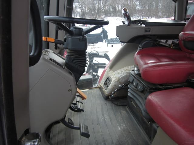 Image of Case IH Magnum 235 equipment image 3