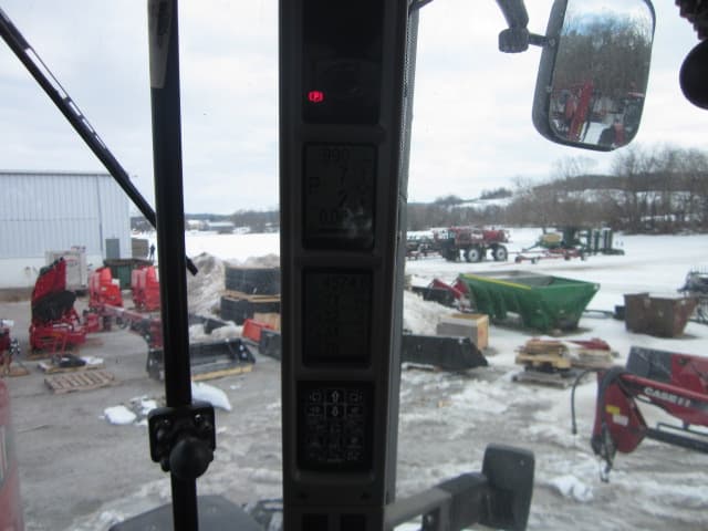 Image of Case IH Magnum 235 equipment image 4