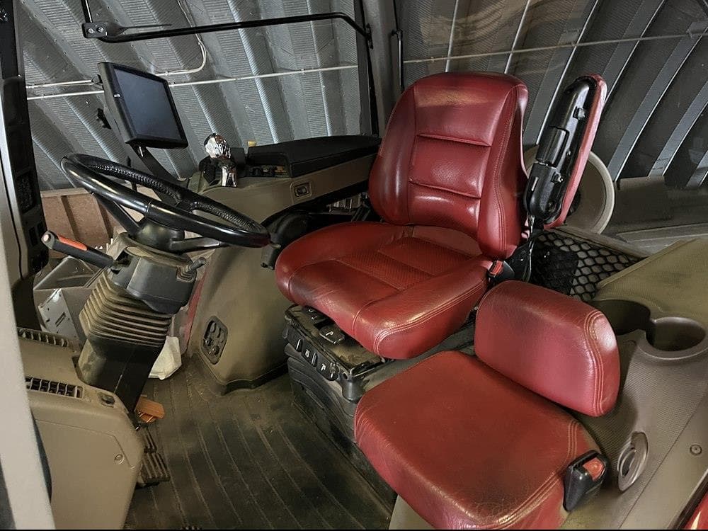 Image of Case IH Magnum 235 Image 1