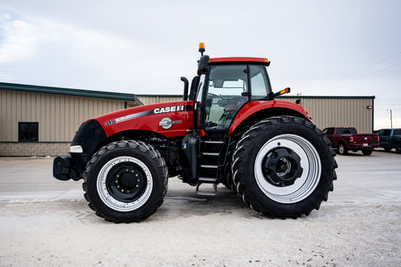Image of Case IH Magnum 315 equipment image 1