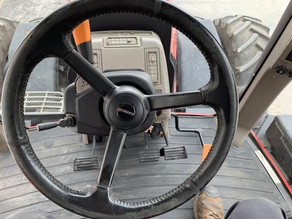 Image of Case IH Magnum 315 equipment image 4