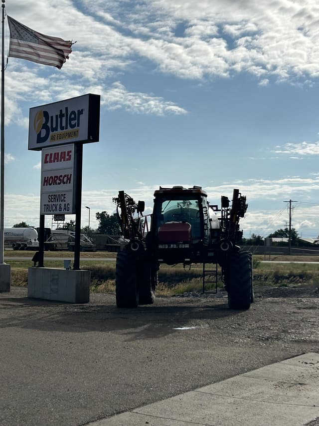 Image of Case IH 3330 Patriot equipment image 2