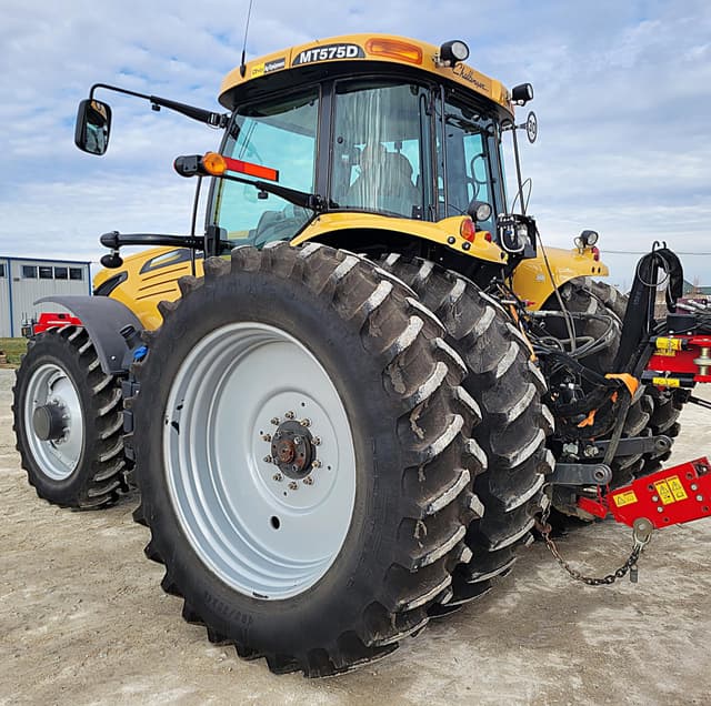 Image of Challenger MT575D equipment image 4