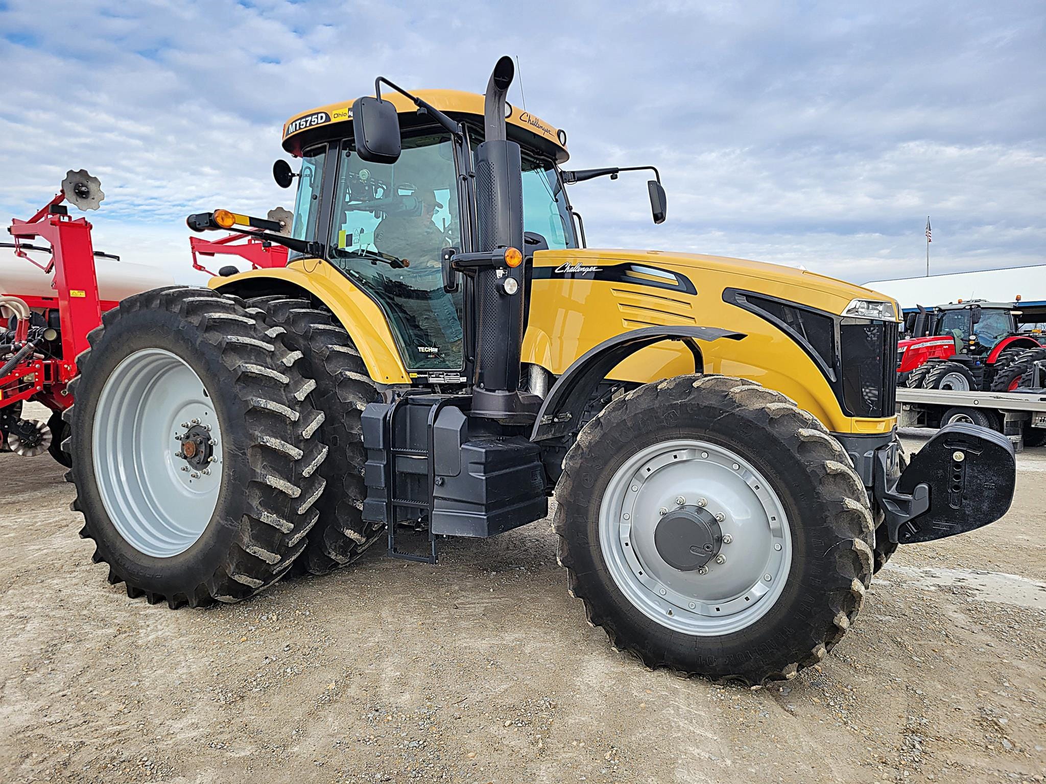 2013 Challenger MT575D Equipment Image0