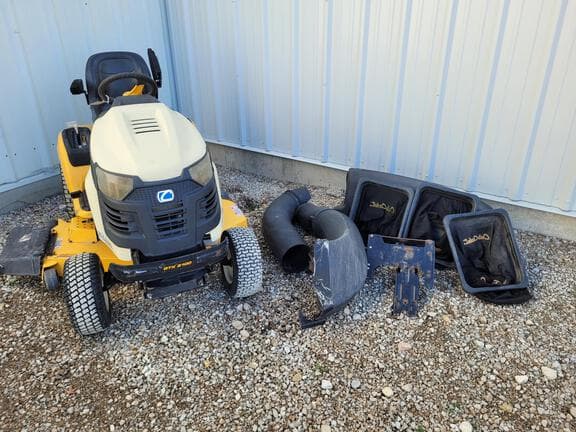 Image of Cub Cadet GTX 2100 equipment image 1