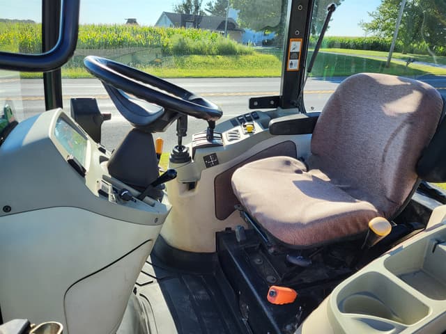 Image of John Deere 3720 equipment image 4