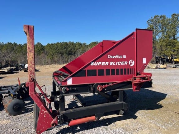 2013 DewEze Super Slicer II Equipment Image0