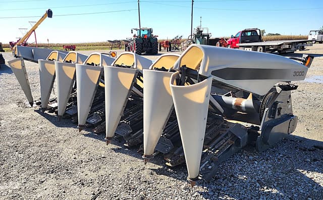 Image of Gleaner 3000 equipment image 1