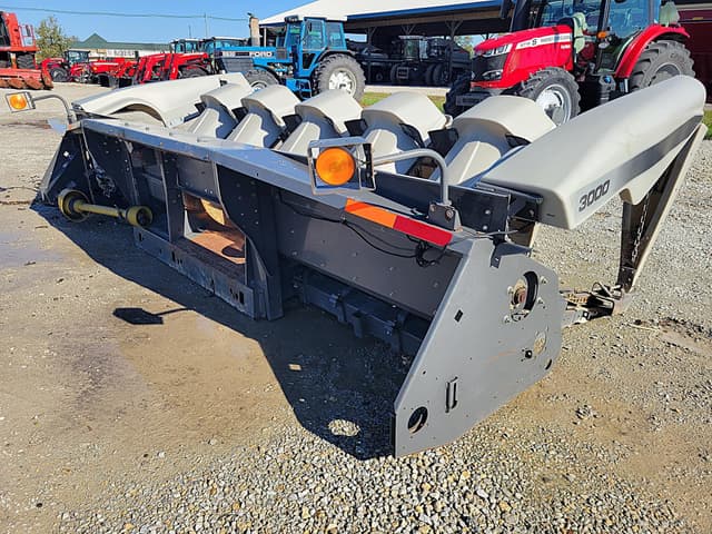 Image of Gleaner 3000 equipment image 3