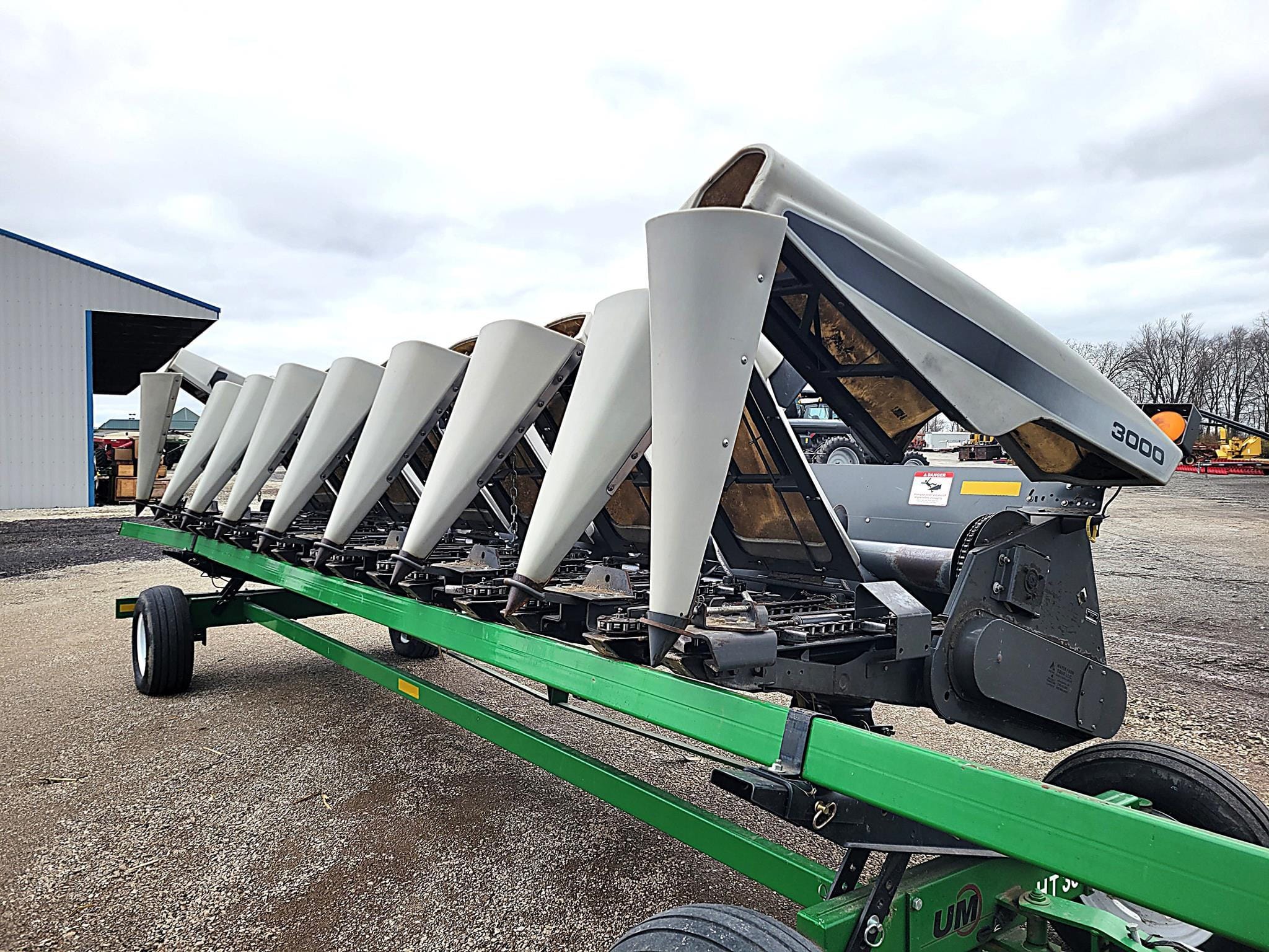 2013 Gleaner 3000 Equipment Image0