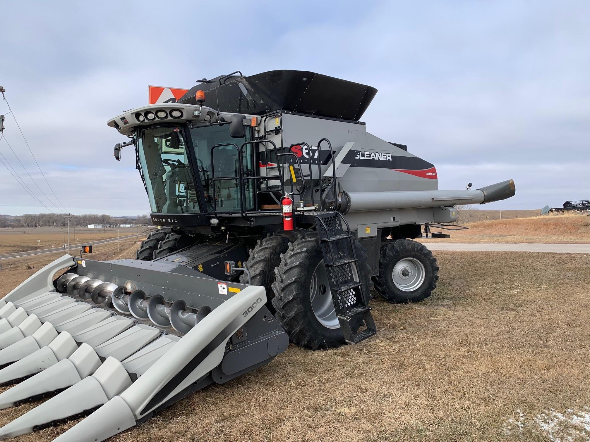 2013 Gleaner S67 Equipment Image0