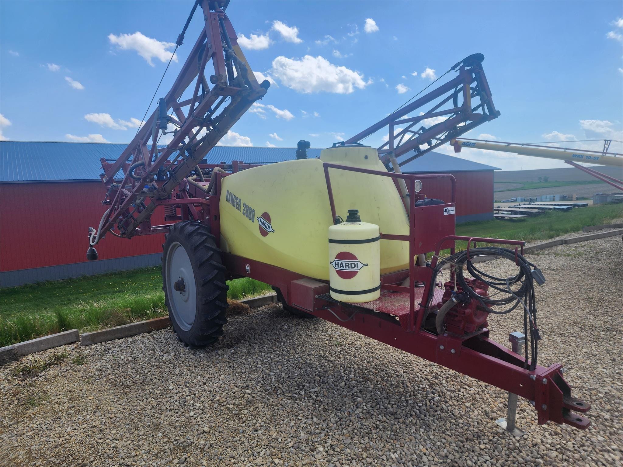 2013 Hardi Ranger 2000 Equipment Image0