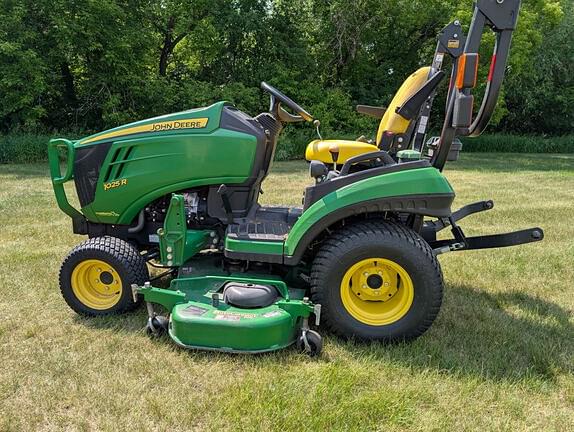 Image of John Deere 1025R equipment image 2
